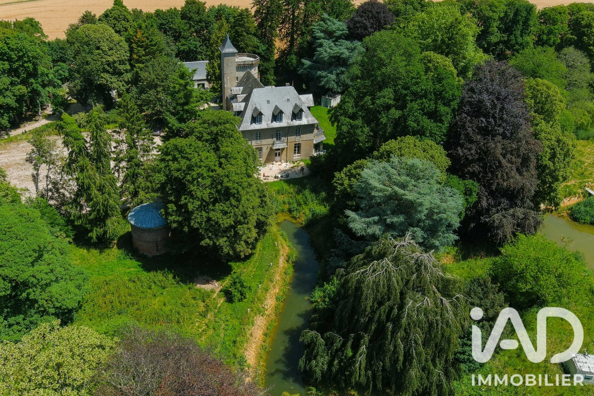 Spacious 1800 Castle With 16 Bedrooms And 6 Bathrooms 2
