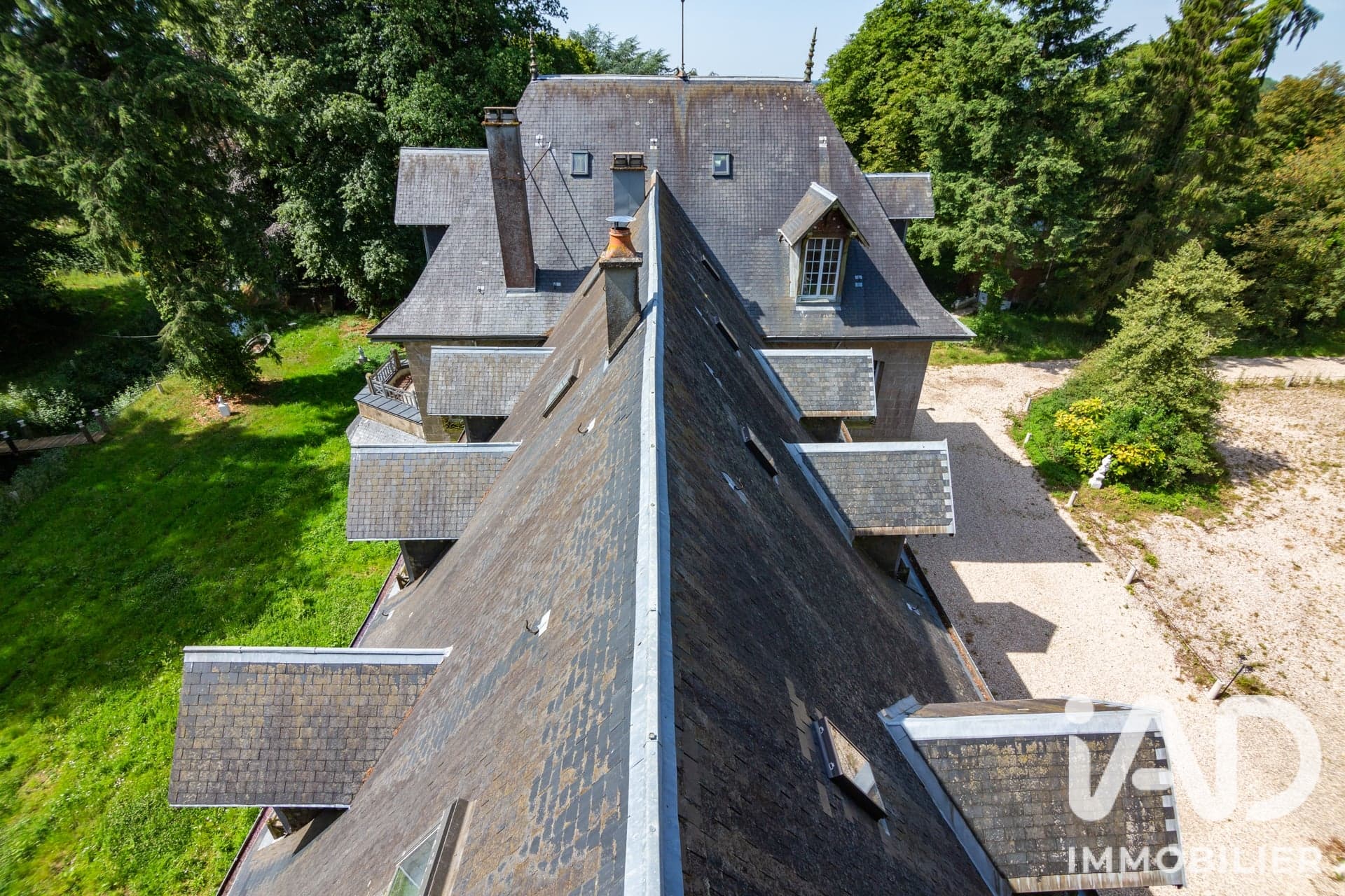 Spacious 1800 Castle With 16 Bedrooms And 6 Bathrooms 3