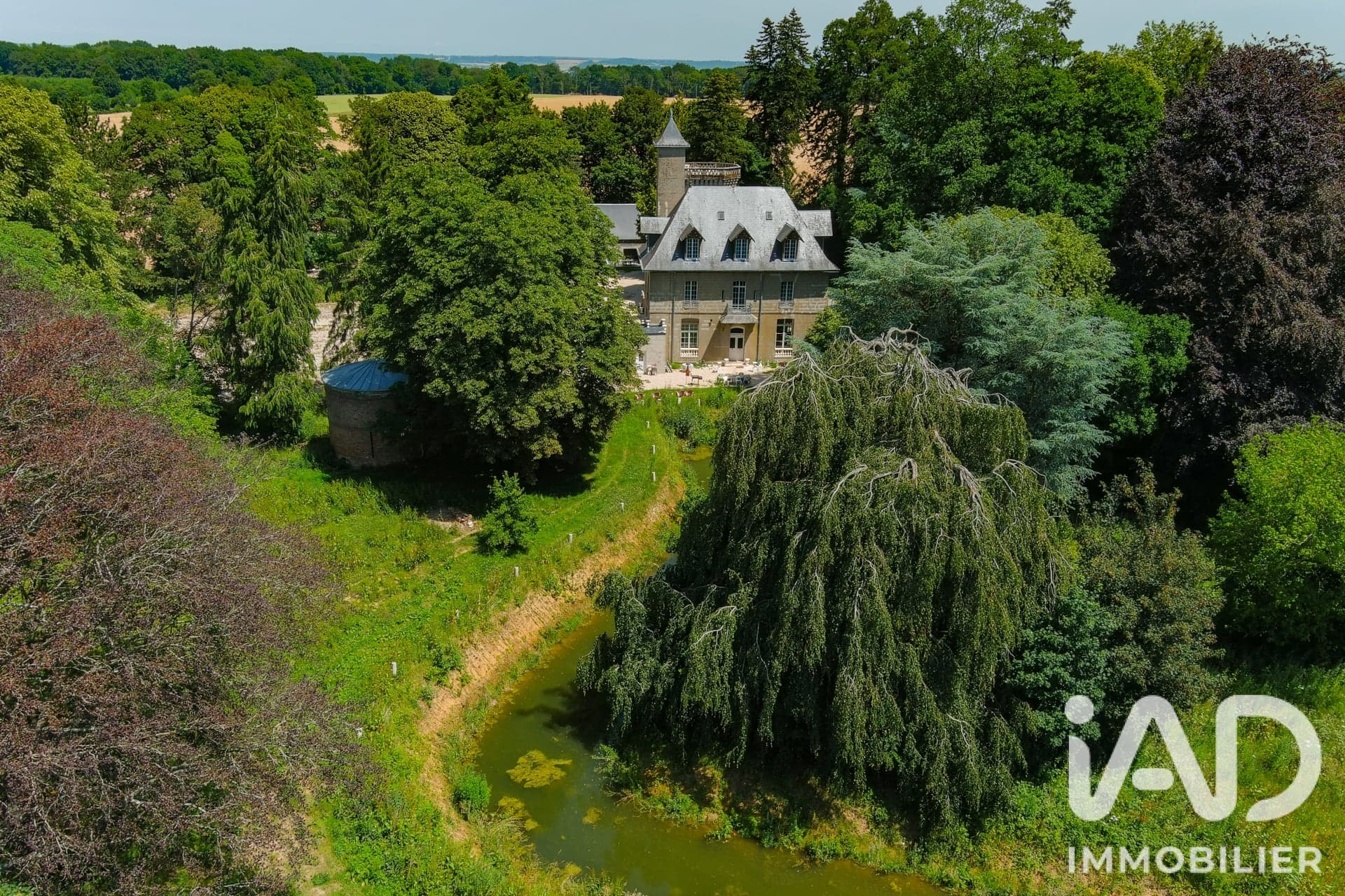 Spacious 1800 Castle With 16 Bedrooms And 6 Bathrooms 5