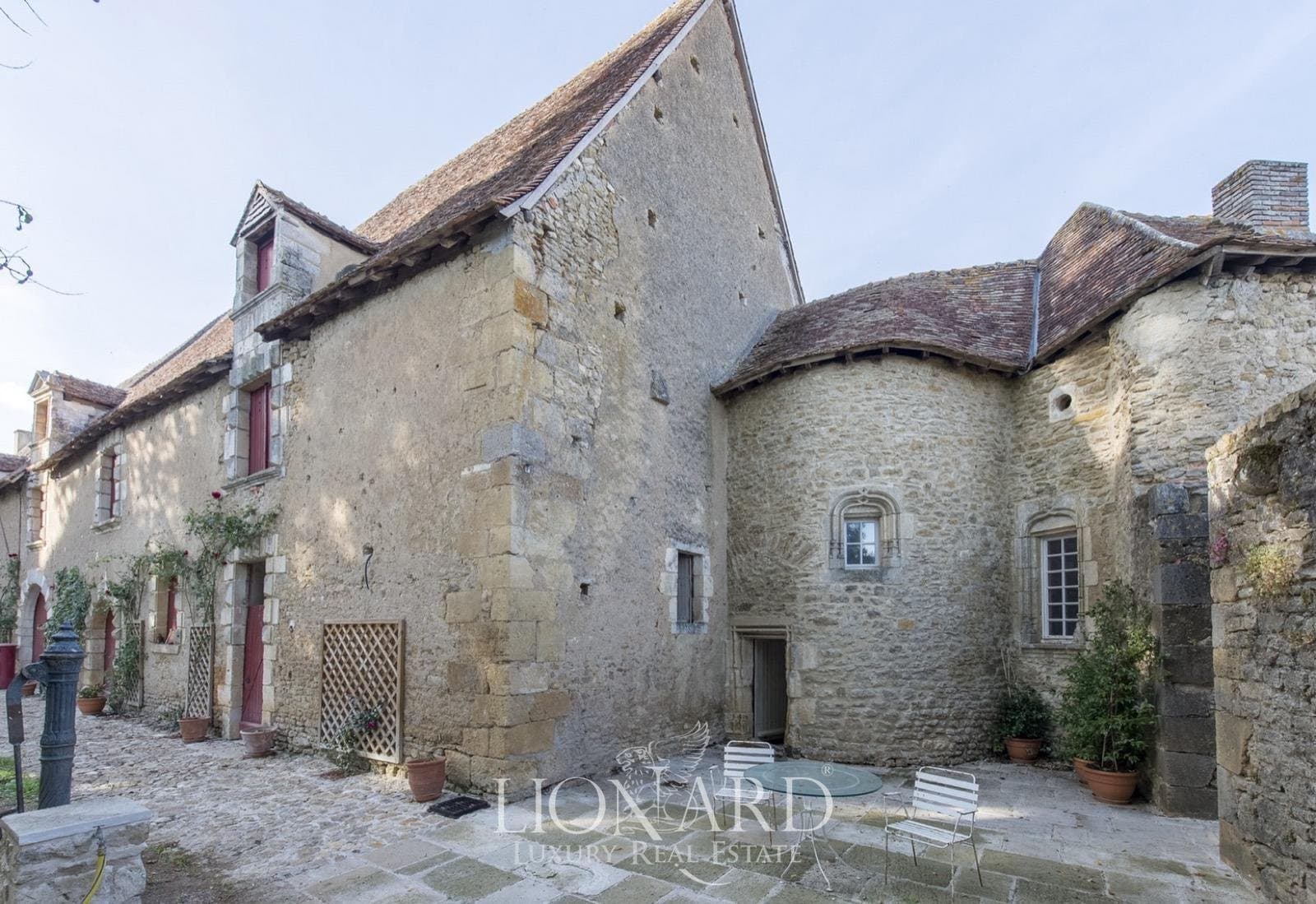 Historic 11th Century Gothic Castle With 2.5 Hectare Park 4