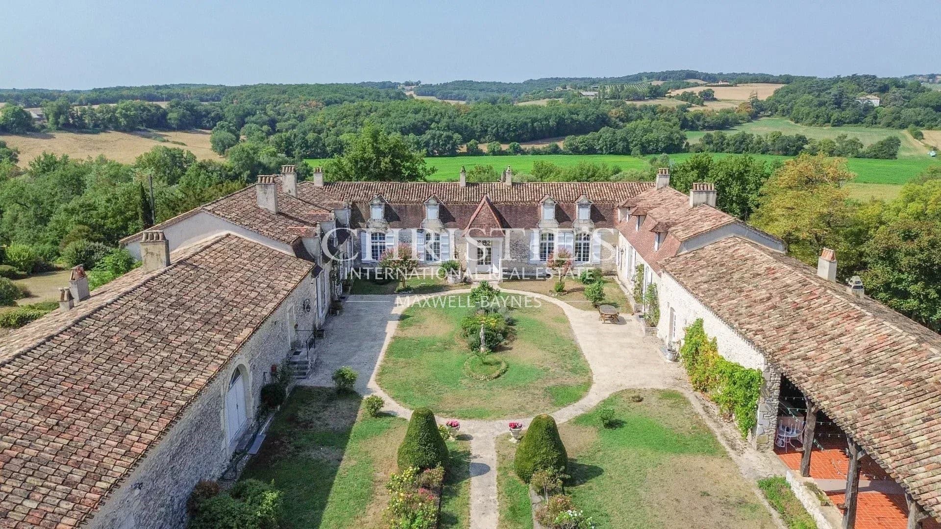 Stunning 17th Century Chartreuse With Guest Accommodation And Infinity Pool 3