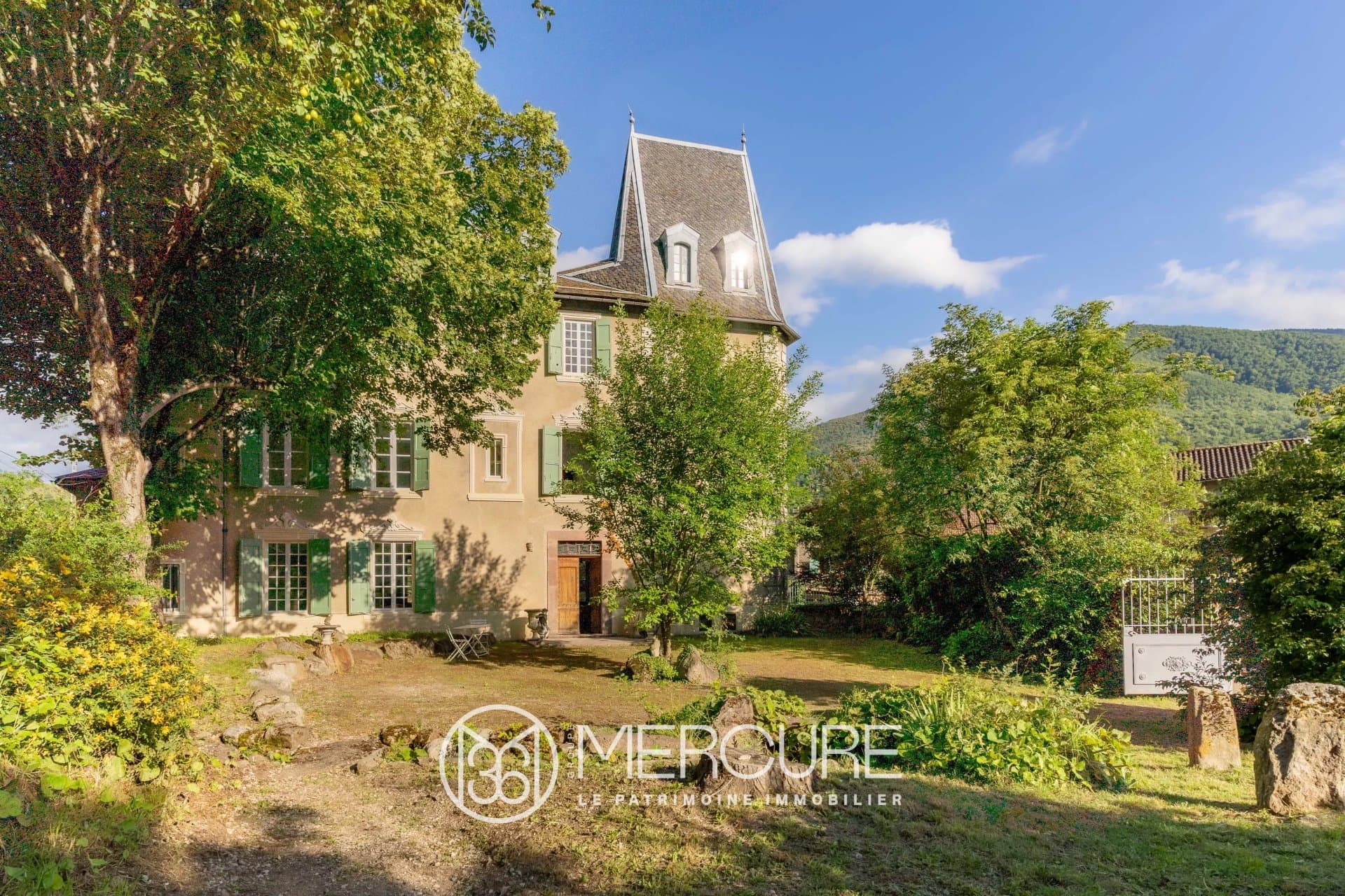 Château with Stunning Mountain Views and Spacious Grounds 2