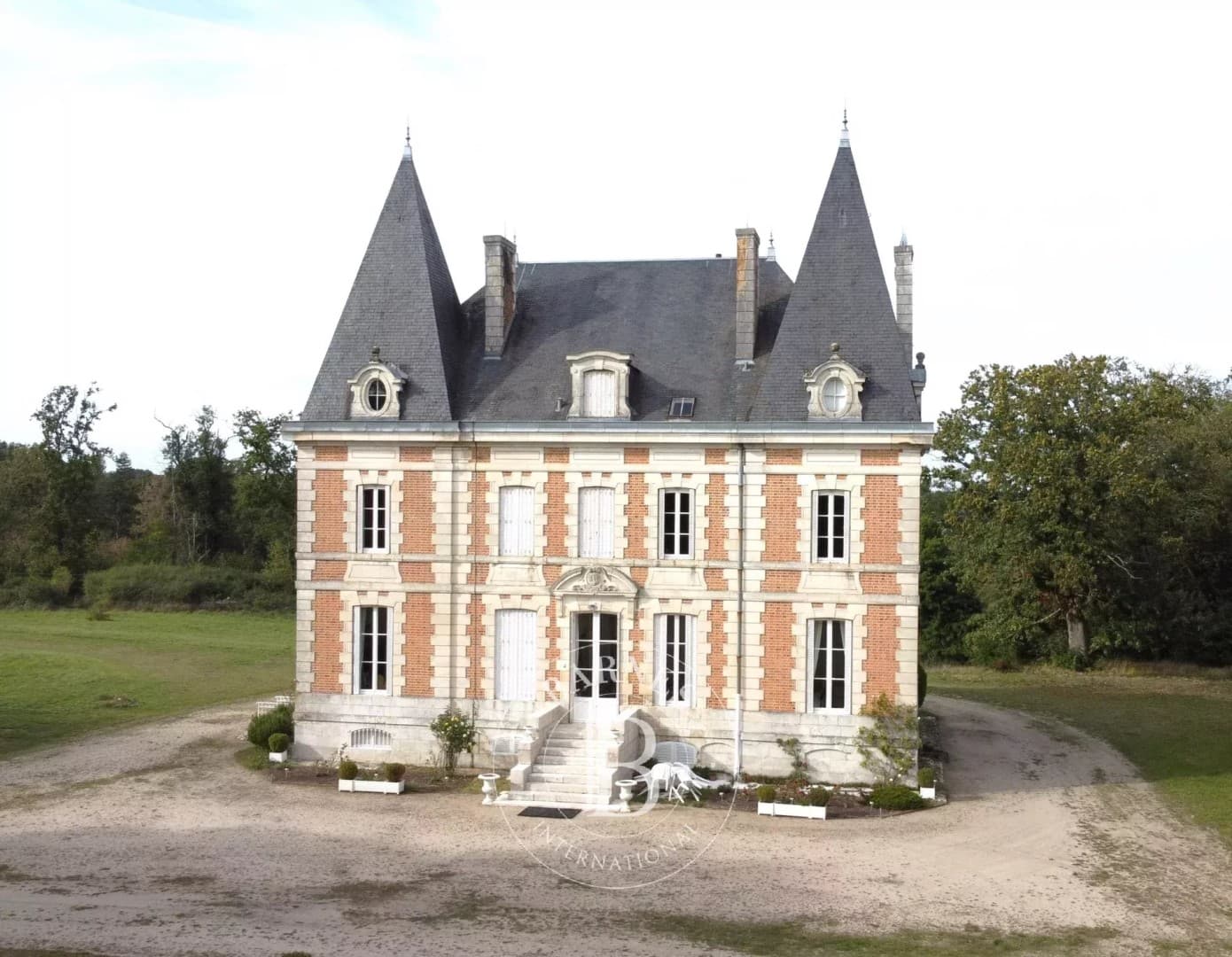 19th Century Château With 13 Bedrooms And Wooded Grounds 2