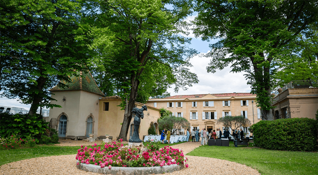 Spacious Castle With 15 Bedrooms And Kitchen 5