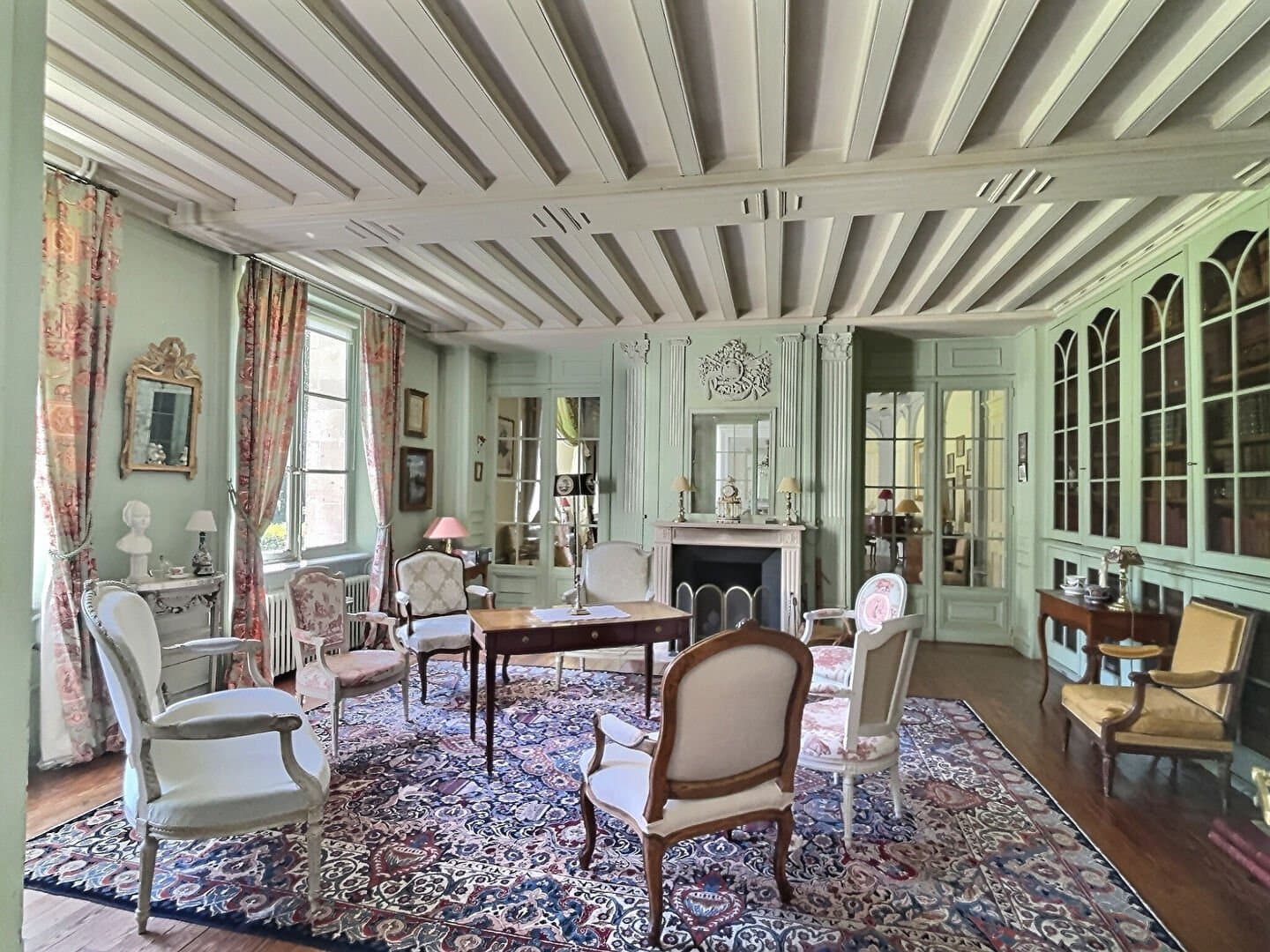 17th Century Castle With 16 Bedrooms And 5.3 Hectare Park 5