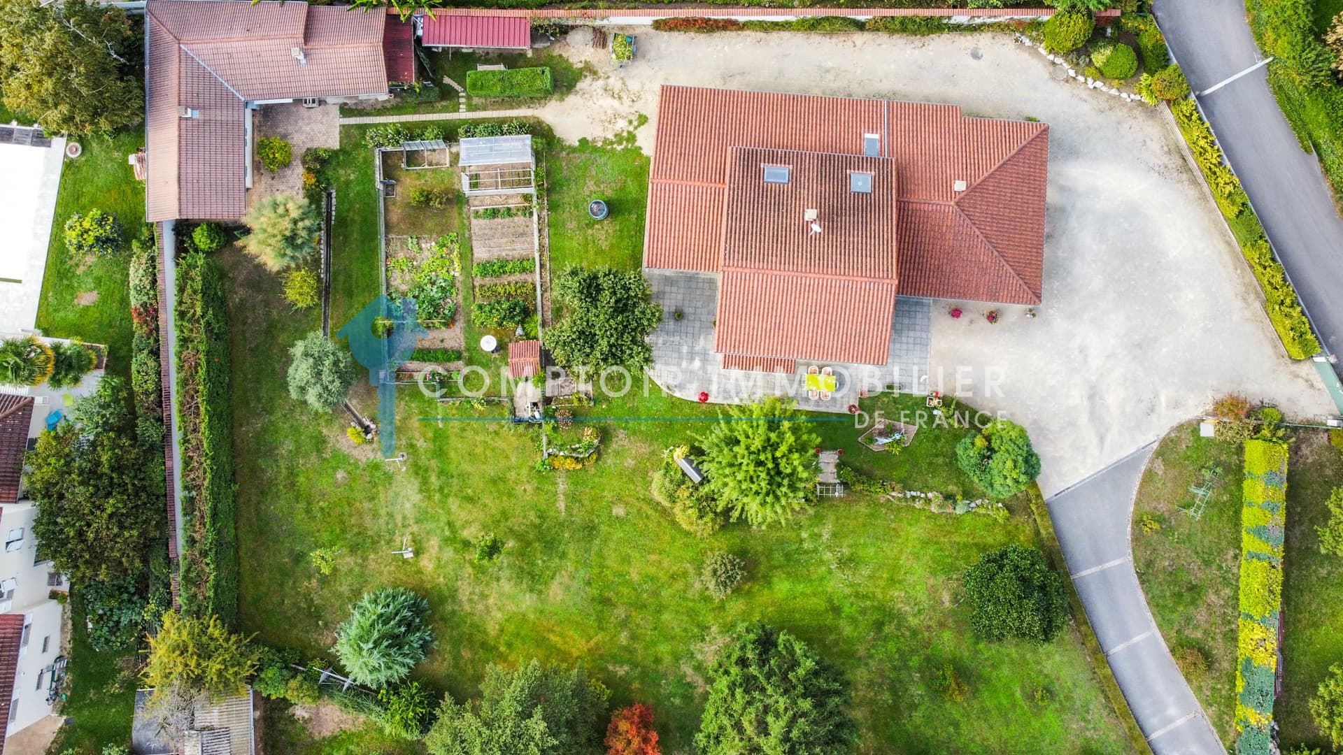 Architect-Designed Property With Annex And Scenic Views
