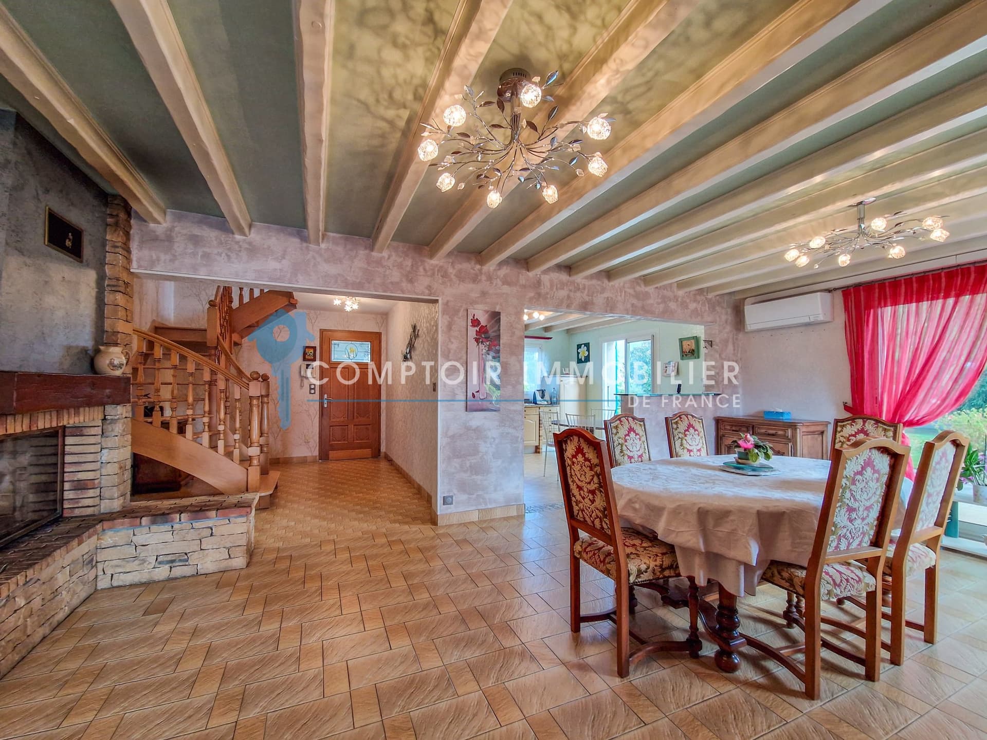 Architect-Designed Property With Annex And Scenic Views 5