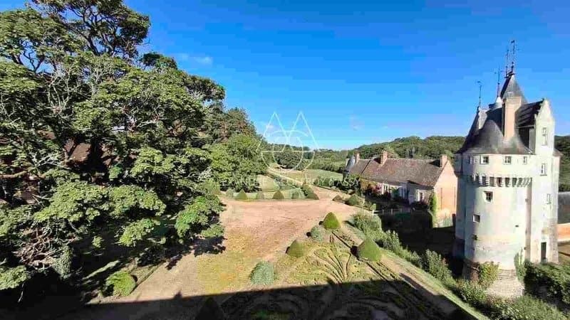 Historic Château Estate With 22 Bedrooms And 42 Hectares Of Landscaped Park 2