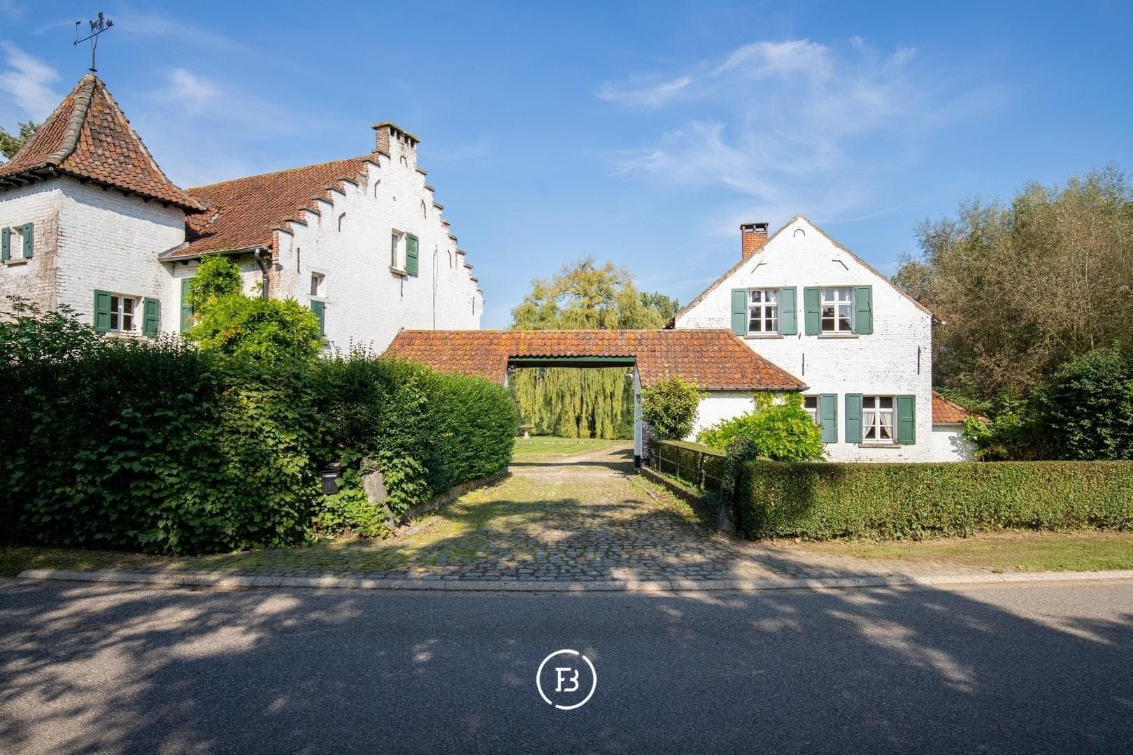 Unique 16th Century Water Castle With Rich History — Water Castle for sale in Belgium