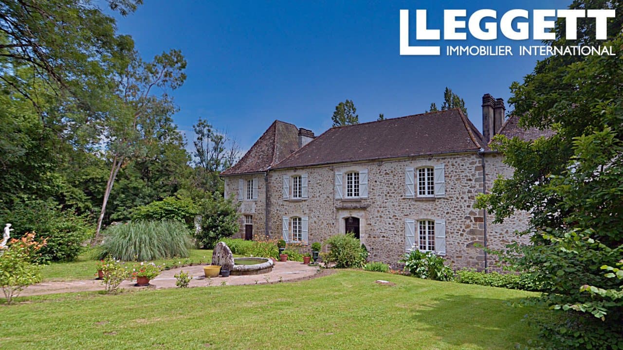 Château With Panoramic View And Beautiful Gardens 3