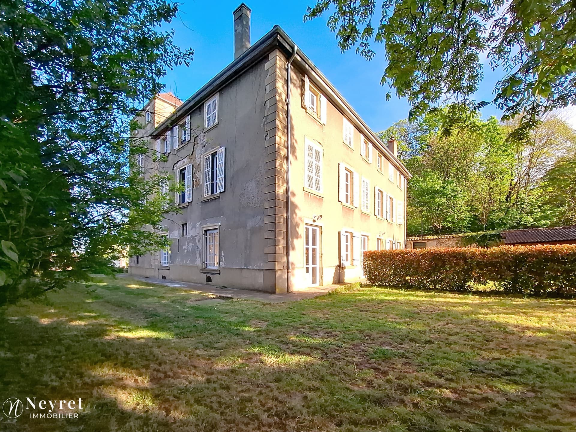 Charming 19th Century Castle with 9 Bedrooms 3