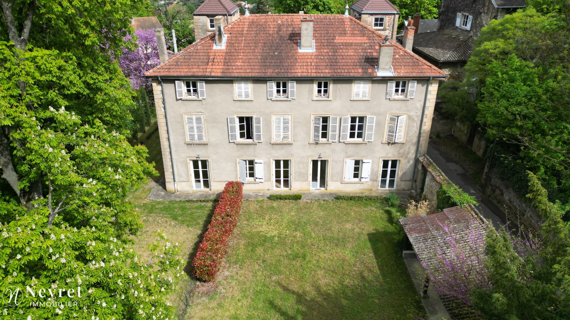 Charming 19th Century Castle with 9 Bedrooms 2