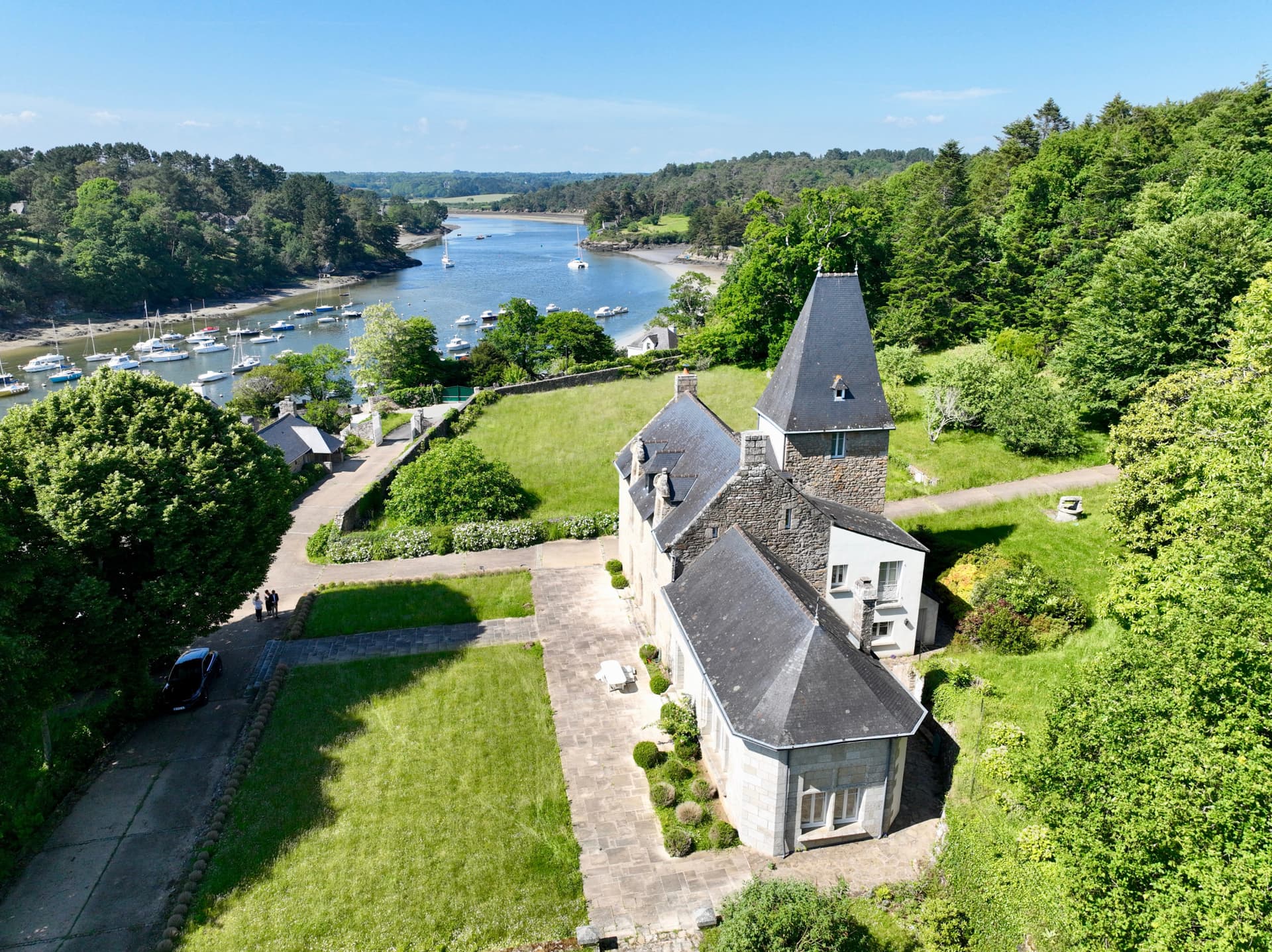 Luxurious 17th Century Castle With Guest Houses And Stunning Port Views 3