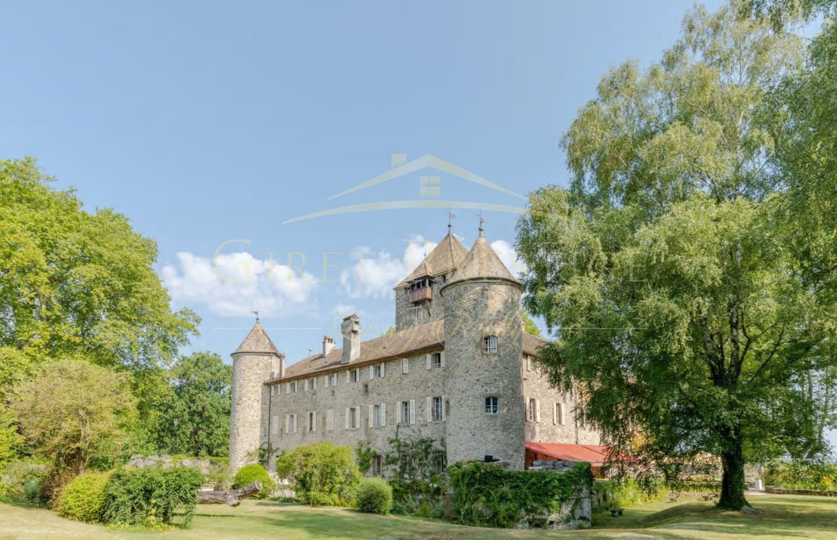 Prestigious Château With 17 Suites And Outdoor Swimming Pool 4
