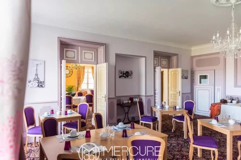 19th Century Château With 120 Beds And Heated Swimming Pool 5