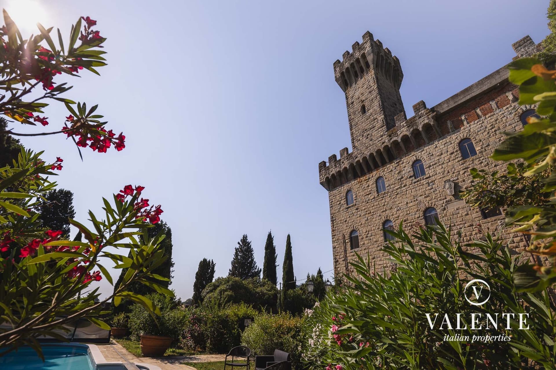 Castello Macchiavelli: Historic Castle with Pool and Breathtaking Views 4