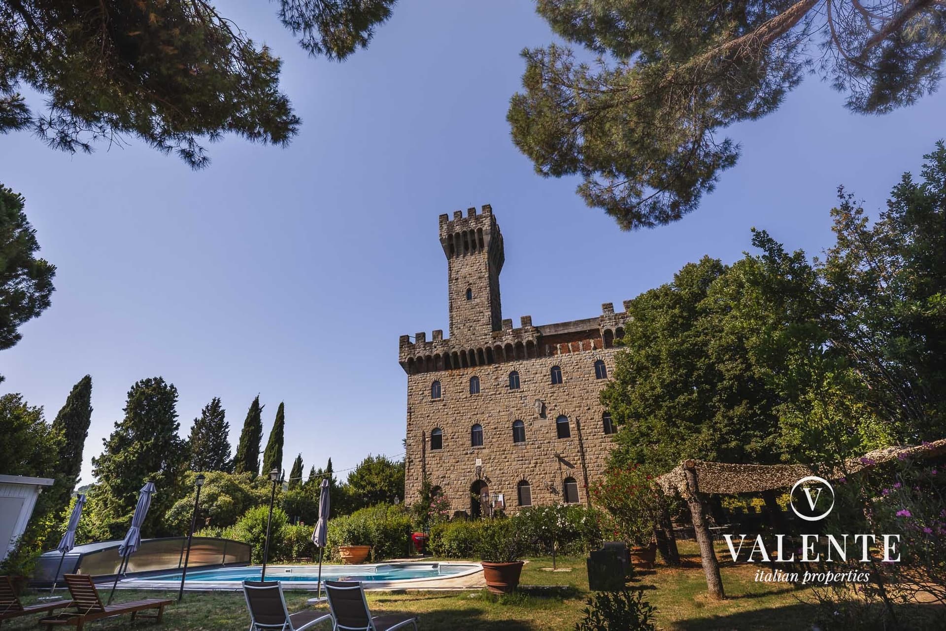 Castello Macchiavelli: Historic Castle with Pool and Breathtaking Views 5