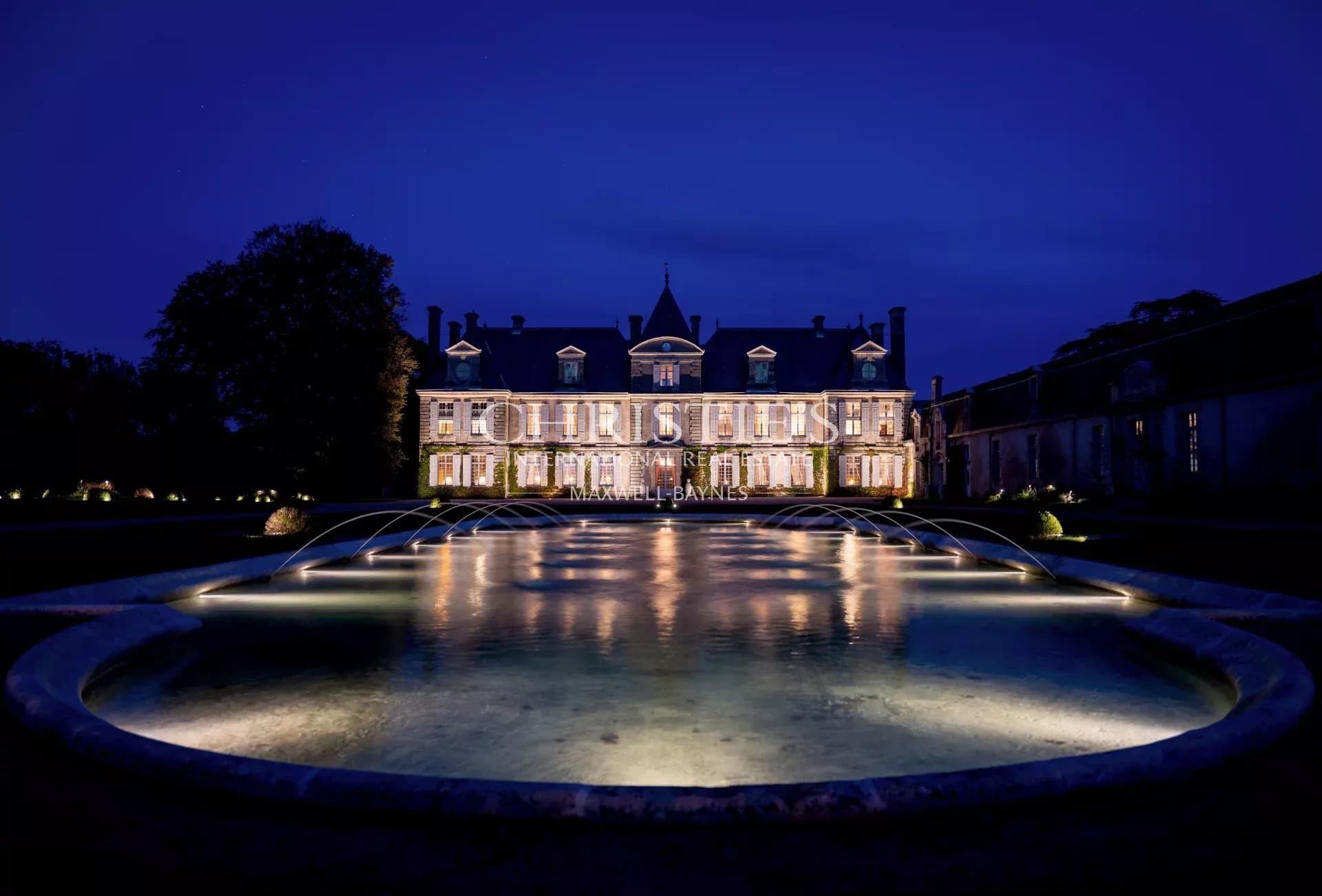 Exceptional 18th Century Château Hotel With Extensive Grounds — Château for sale in Poitou-Charentes, France