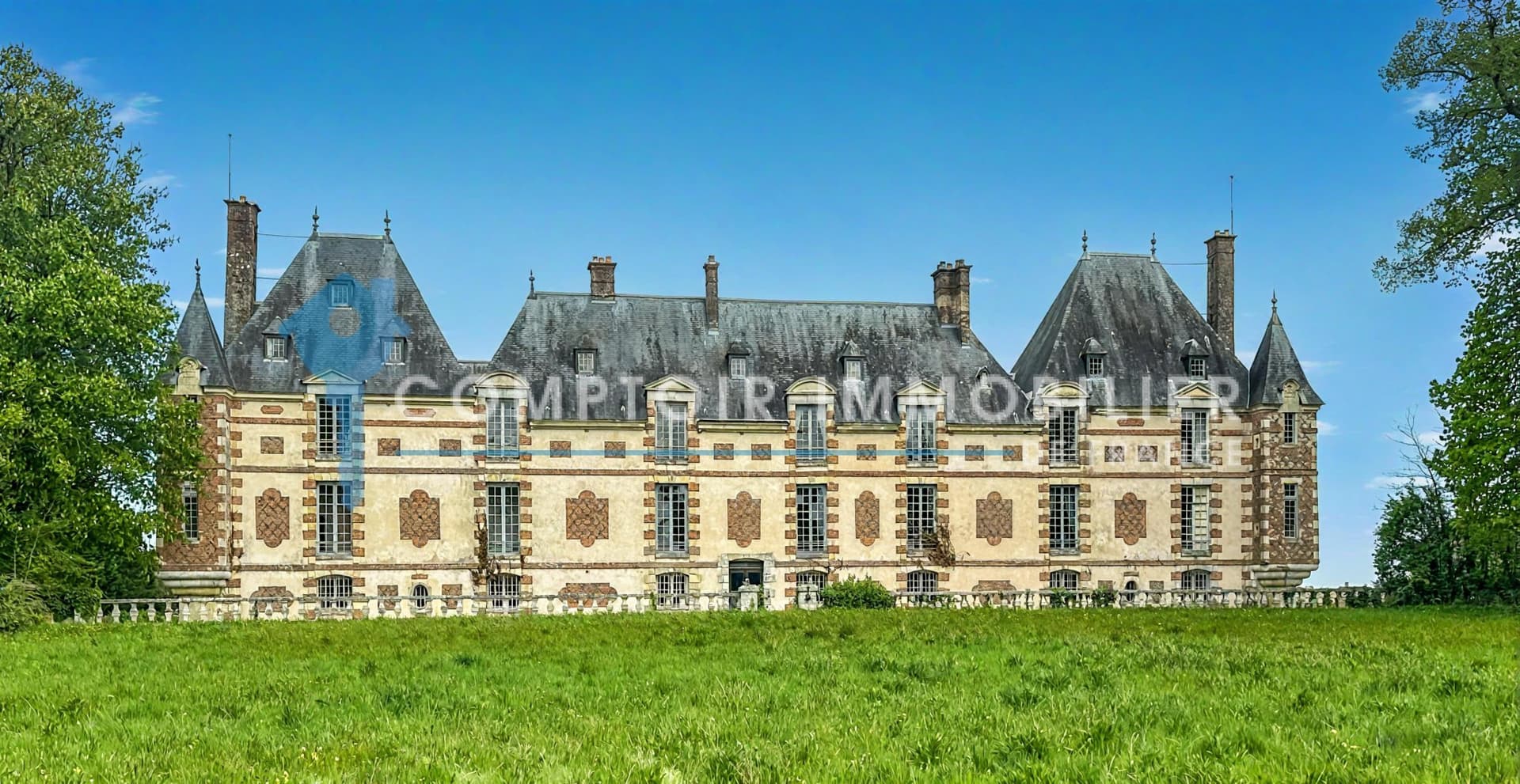 17th Century Castle Set Within 21.5 Hectares Of Wooded Estate — in Eure, France