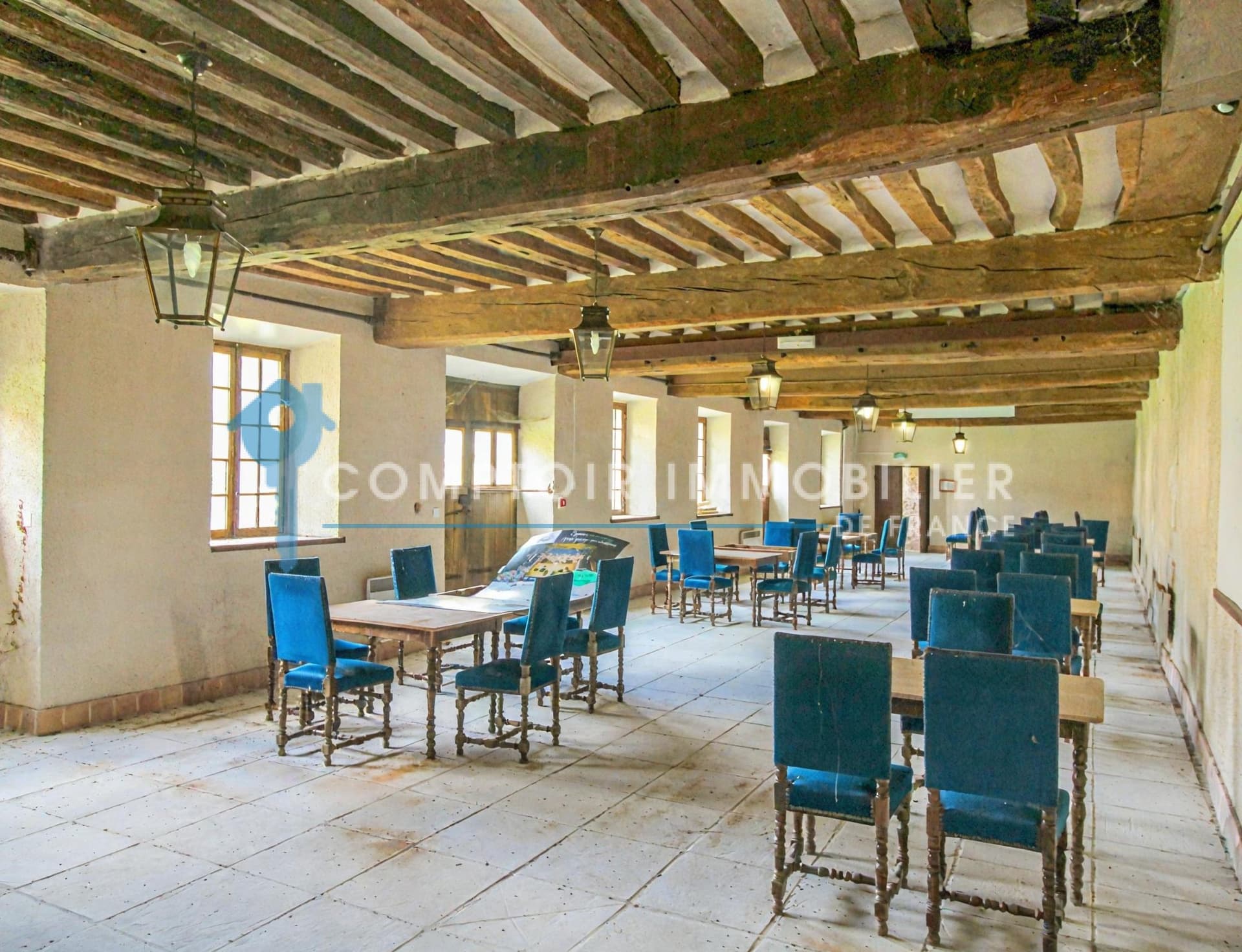 17th Century Castle Set Within 21.5 Hectares Of Wooded Estate 5