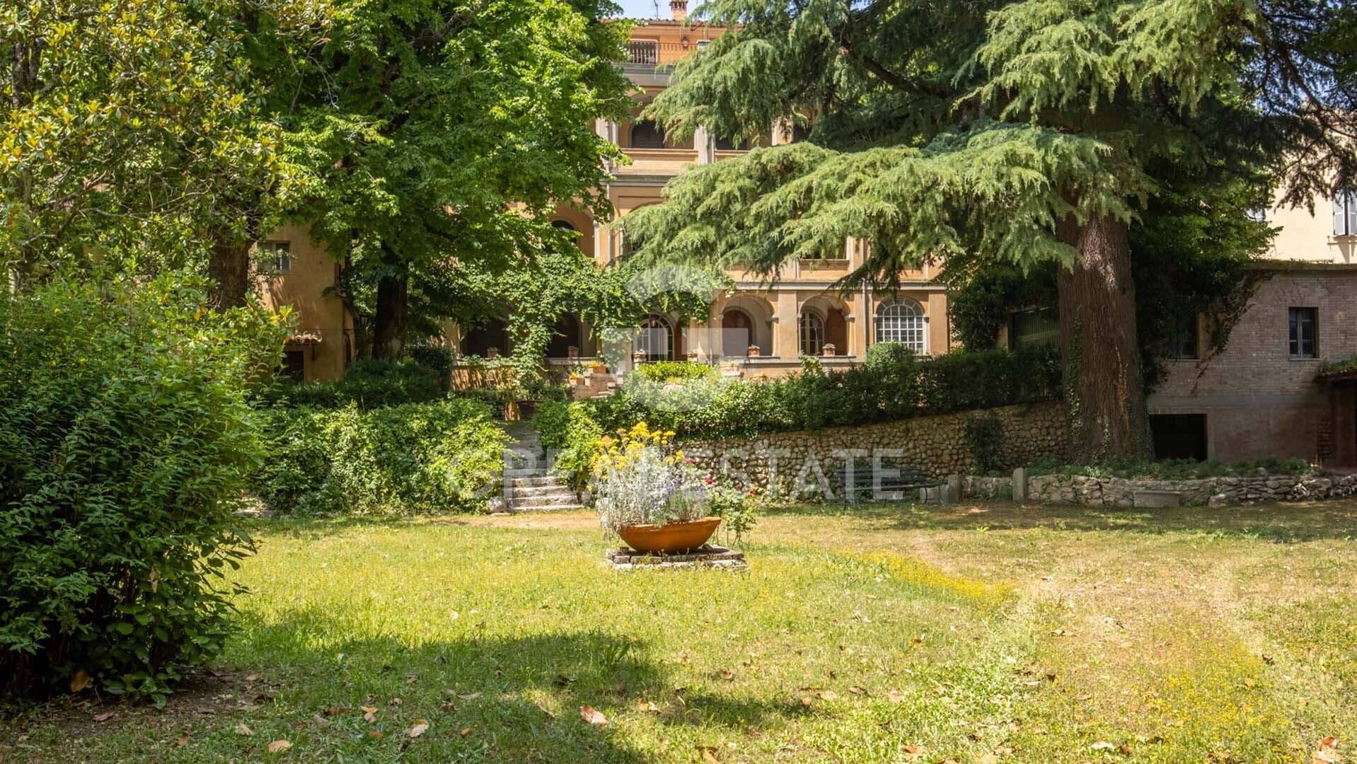 Historic 17th Century Palace With Private Garden And Panoramic Terrace 2