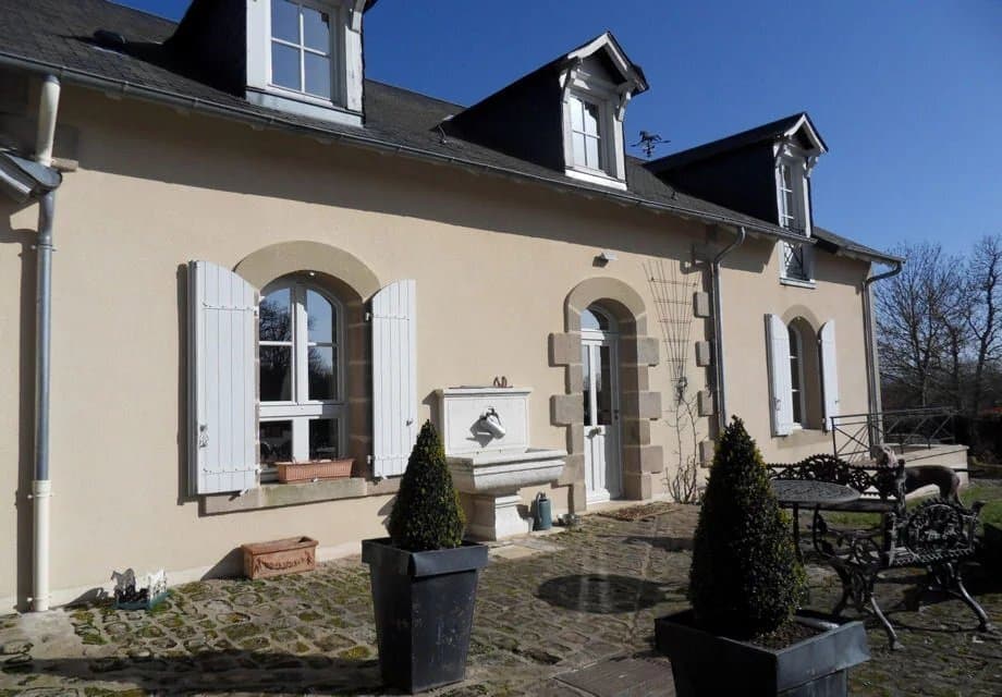 Exceptional Directoire Castle With Extensive Equestrian Facilities 2