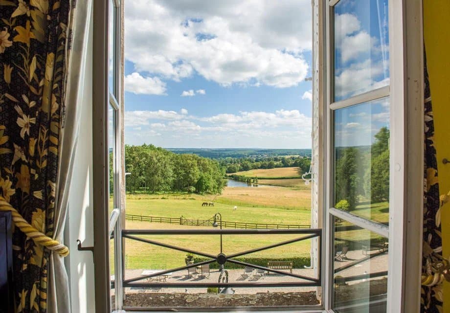 Exceptional Directoire Castle With Extensive Equestrian Facilities 3