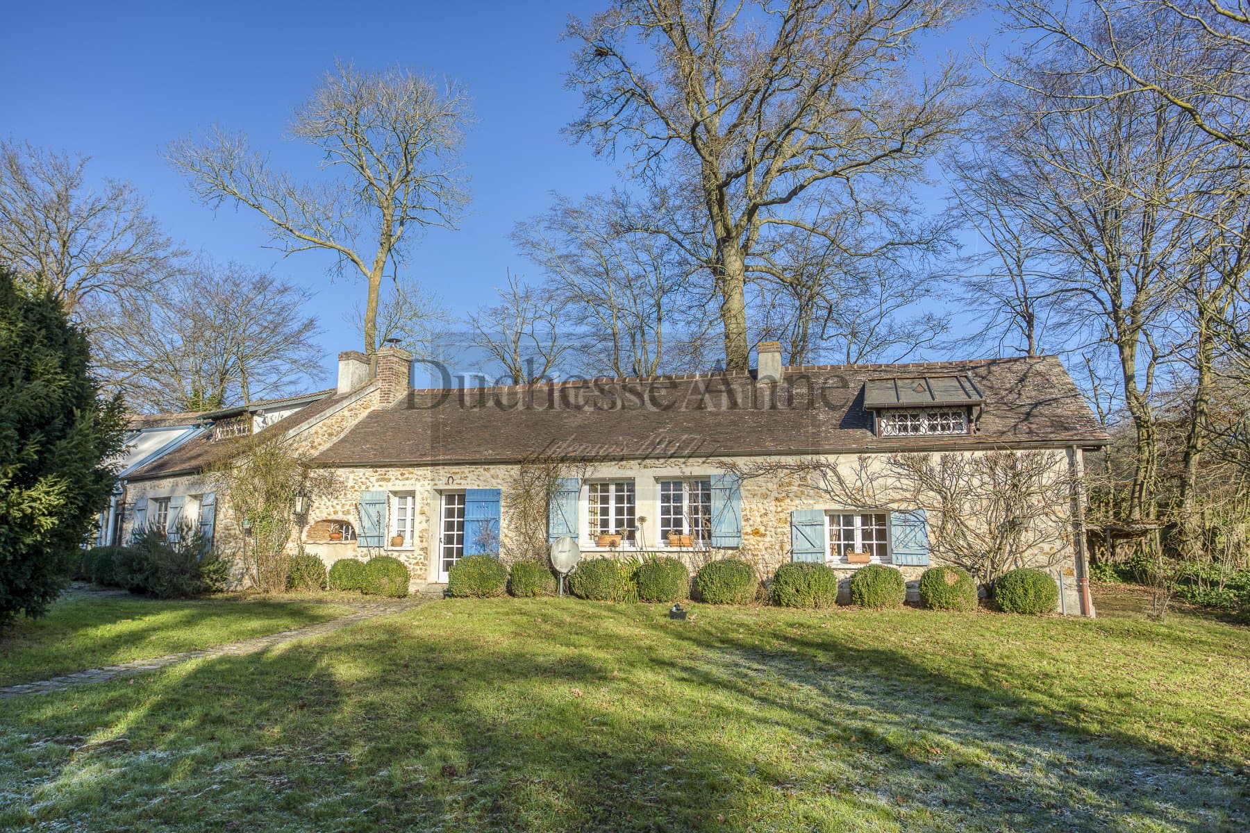 Charming House With Pool And Attic In Peaceful Setting — in France