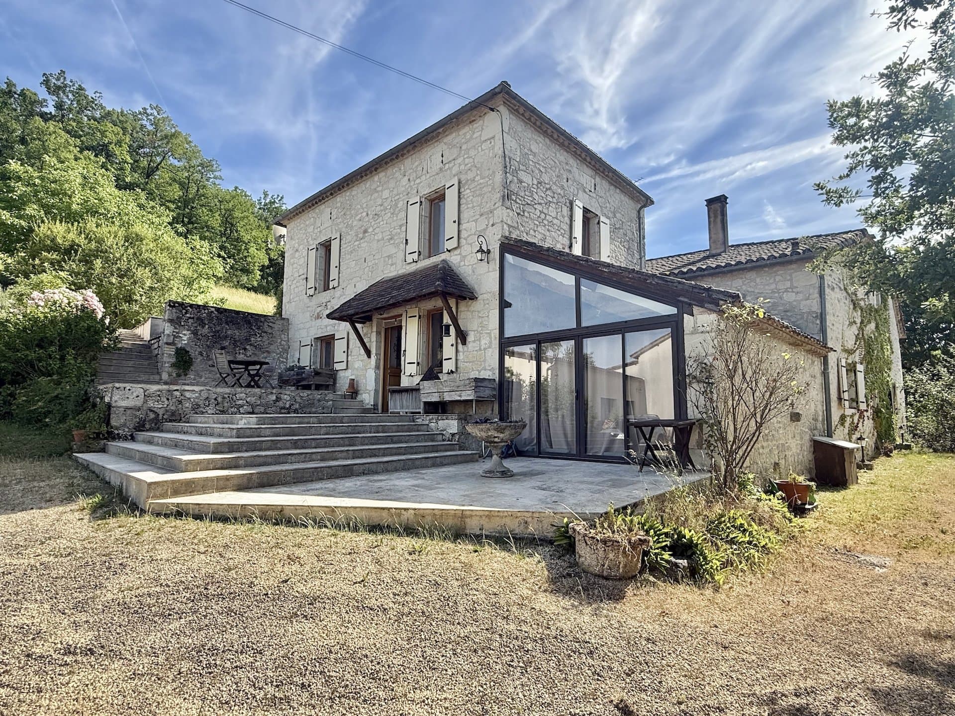 Beautifully Renovated Stone House With Guest Cottage And Saltwater Pool