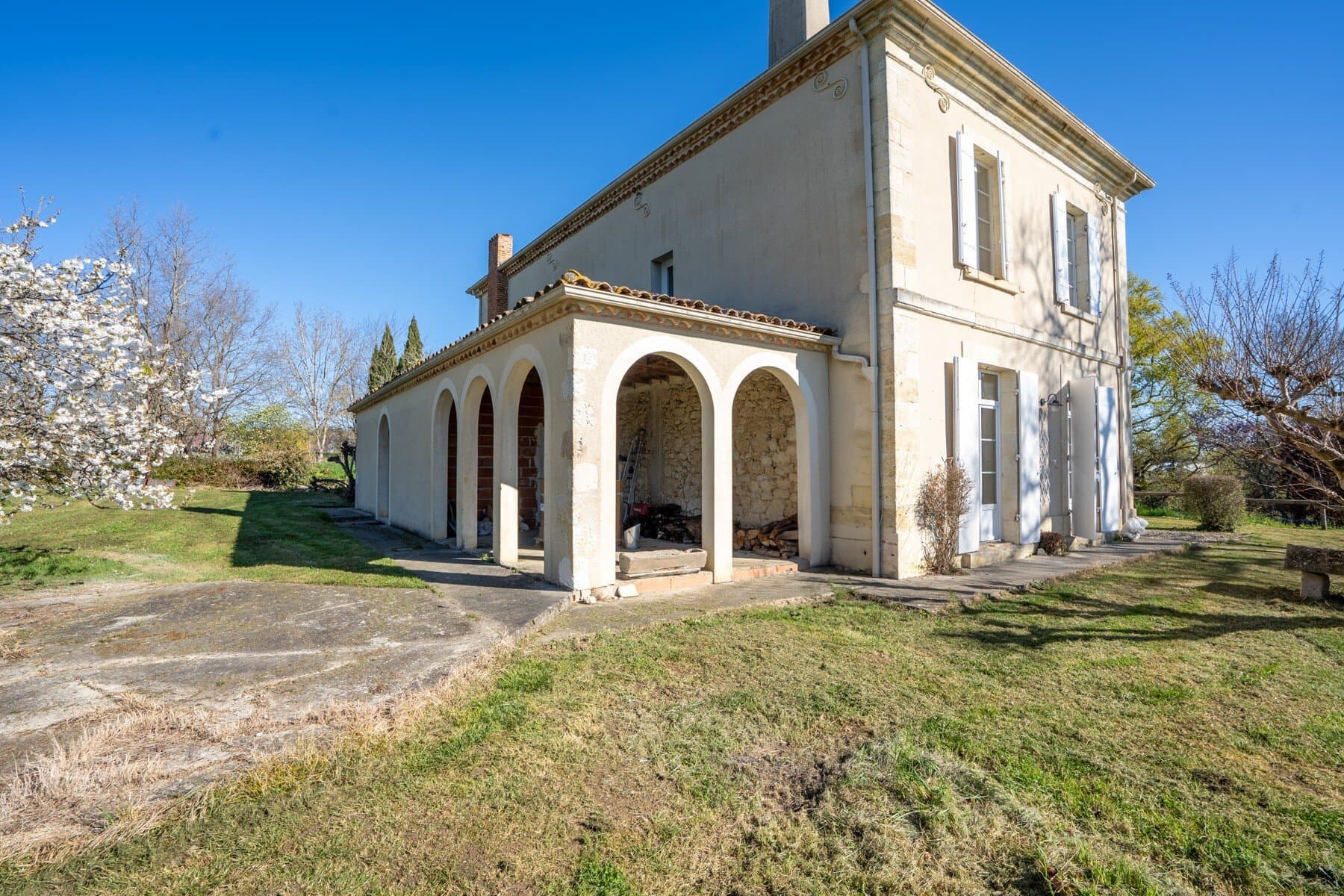 Spacious Manor With Outbuilding And Riding Arena On 9 Hectares 5