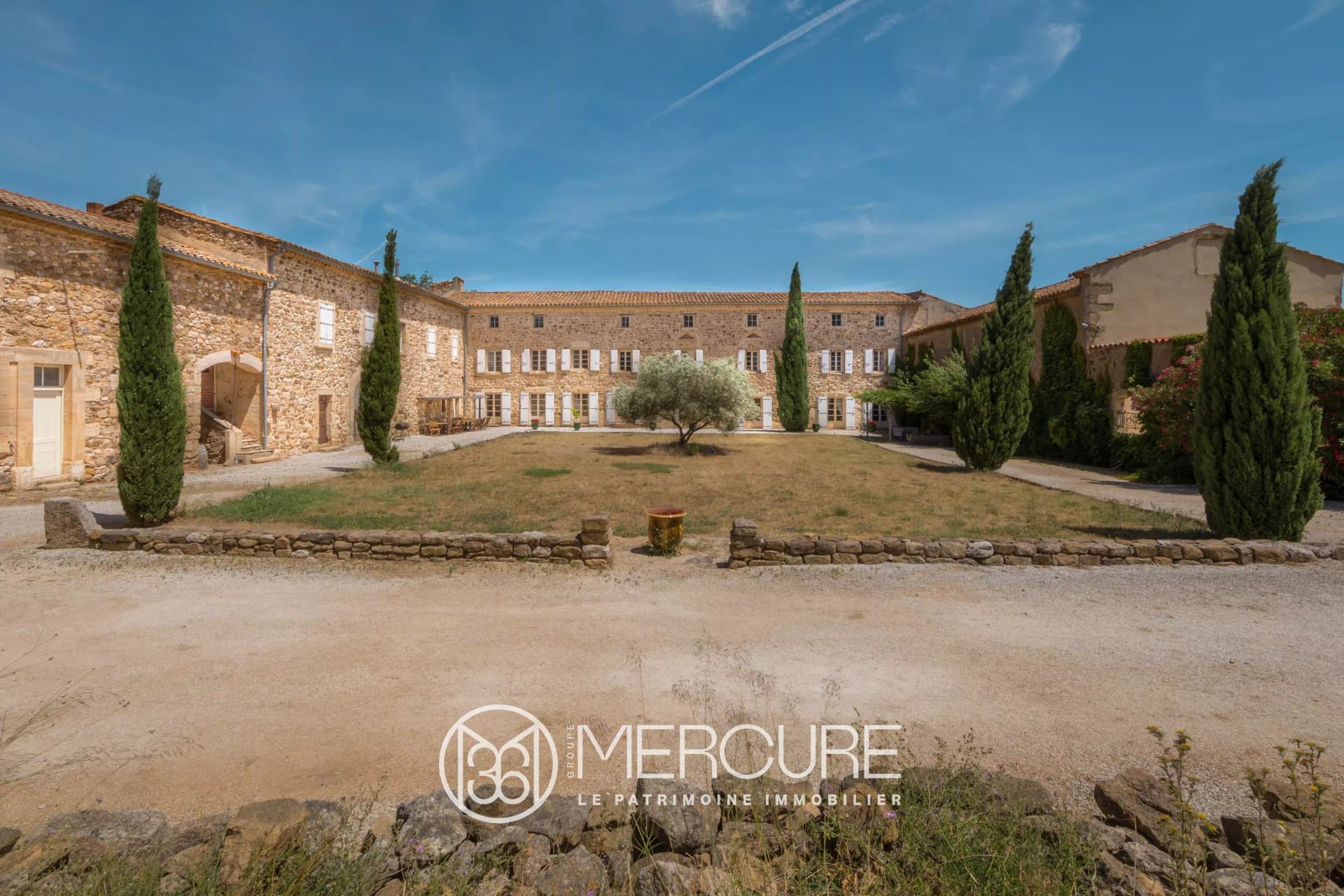 Magnificent Château With Bastide And Extensive Grounds 2