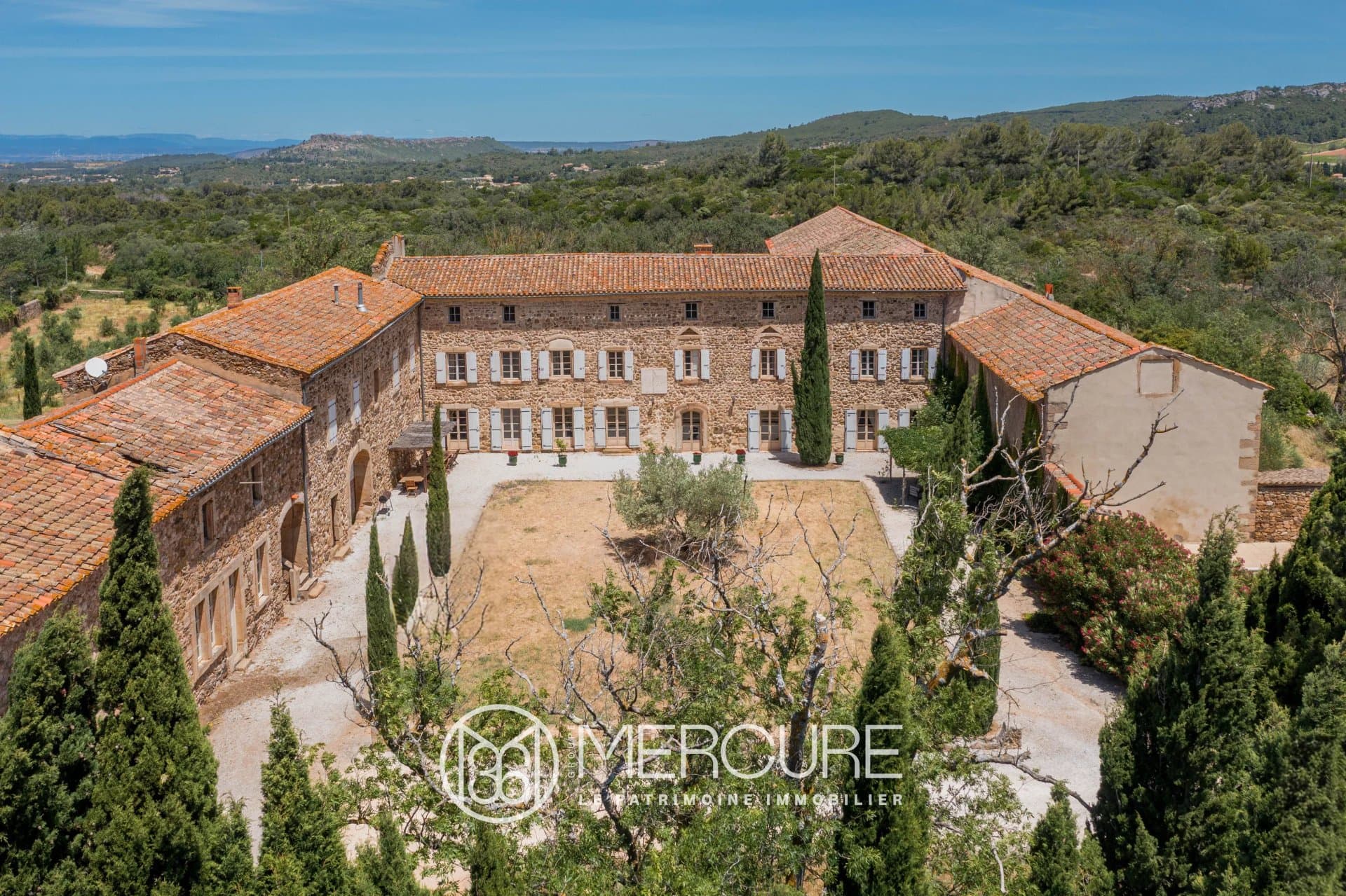 Magnificent Château With Bastide And Extensive Grounds 4