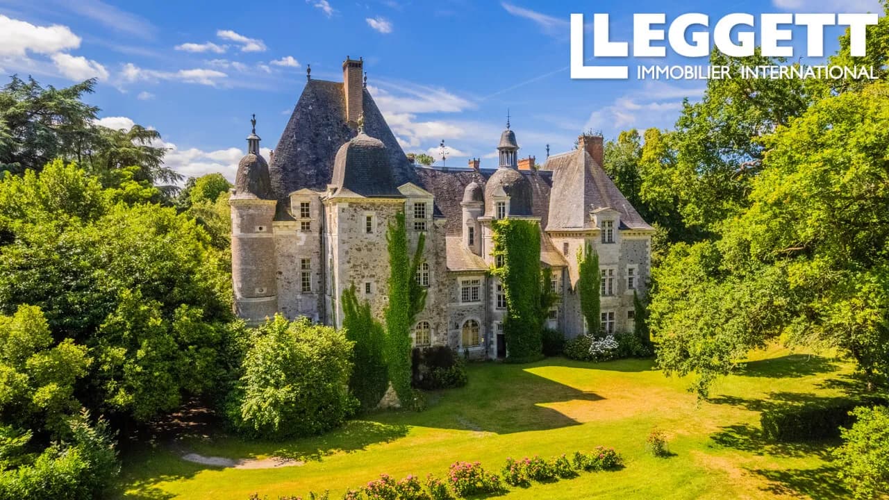 Elegant Renaissance Château Set Within 34 Hectares of Enchanting Parkland 3