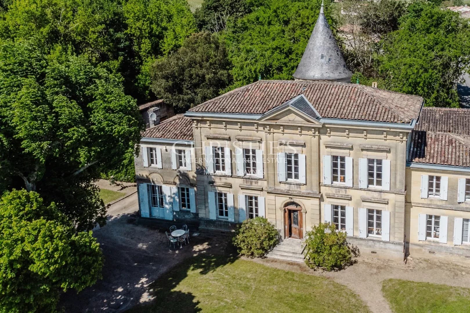 Charming Napoleon III Mansion in Saint-Émilion — in France