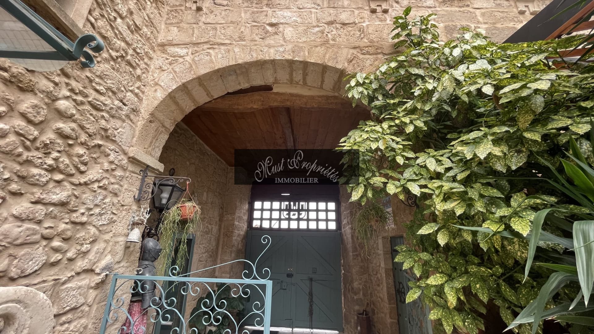 Stunning 12th Century Château With High-End Amenities 4