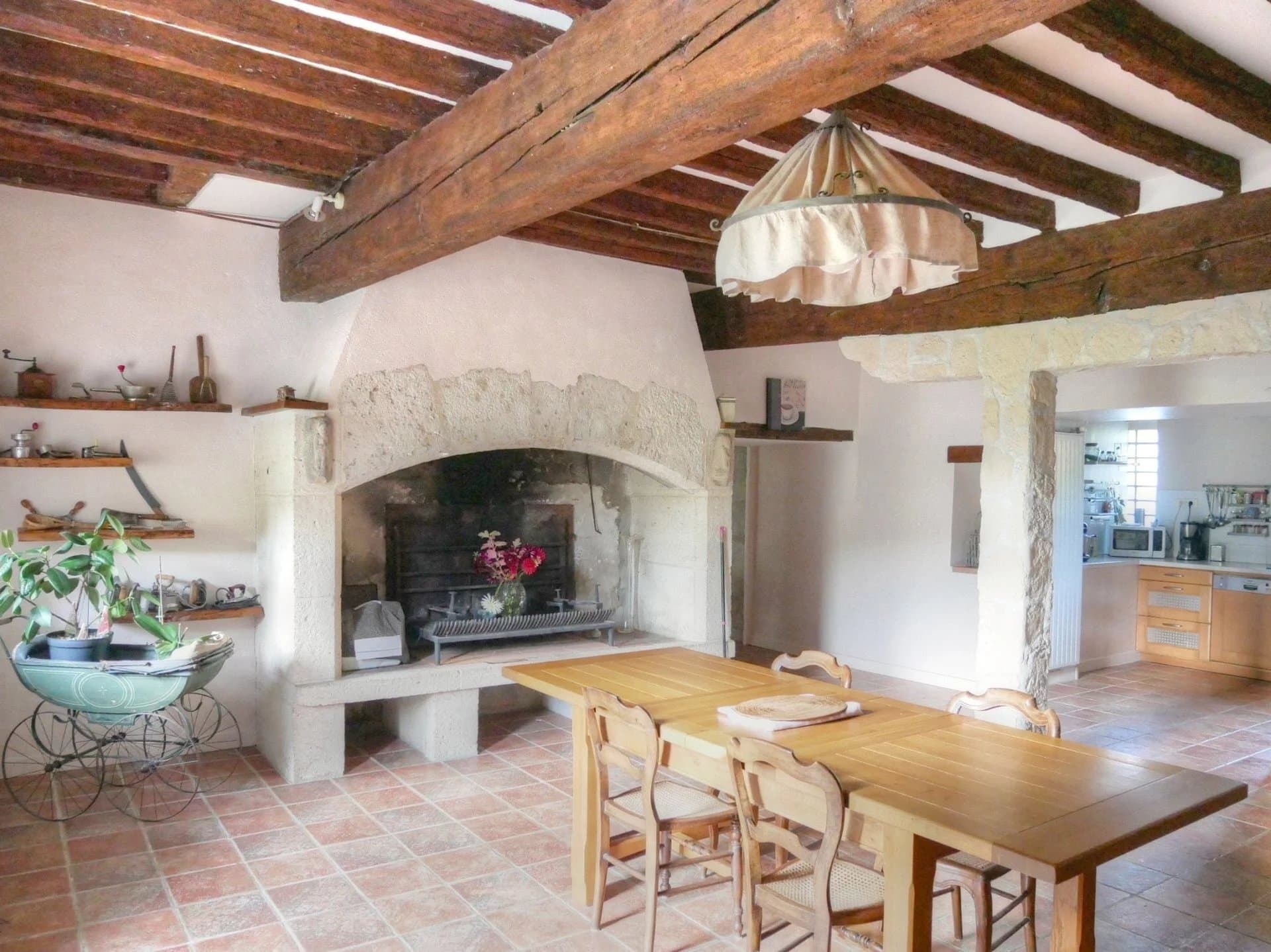 Historic Château With Swimming Pool And Outbuildings 4