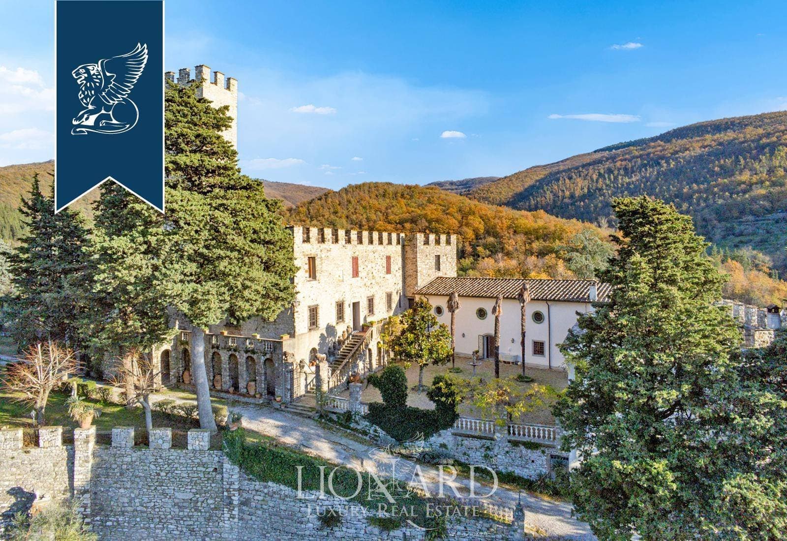 Historic 12th Century Castle With Fenced Park And Reception Rooms 4