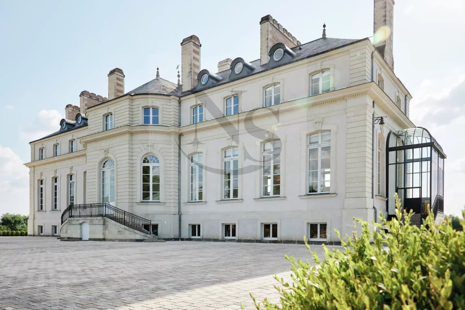 Prestigious Castle With Equestrian Facilities Near Nantes 3