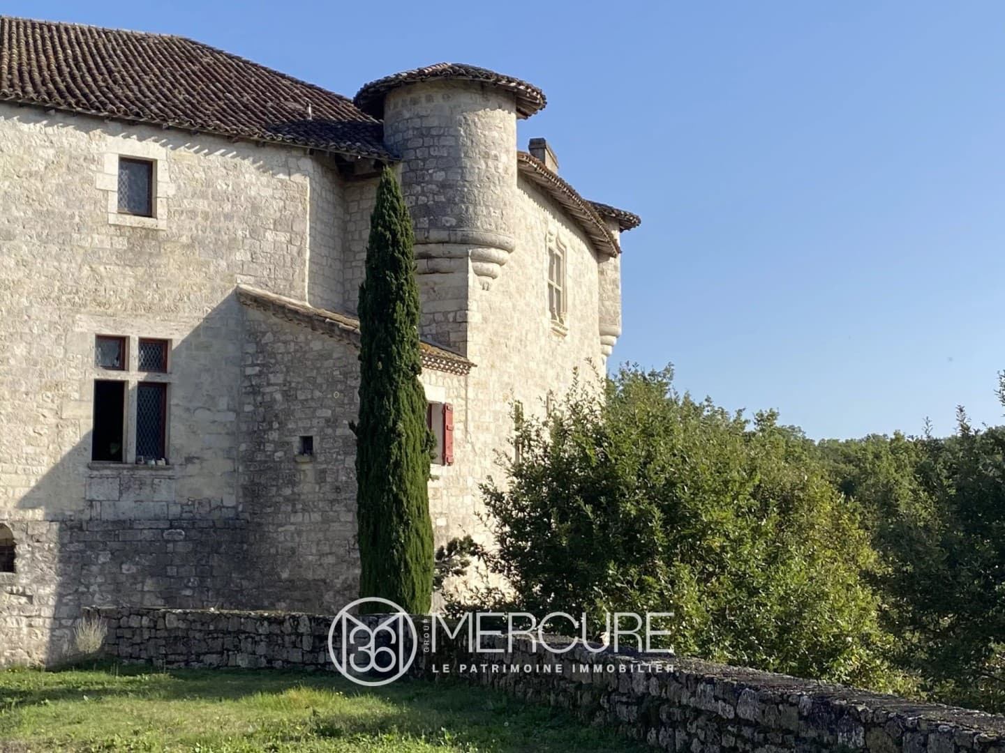 Historic Château With Panoramic Views And Extensive Outbuildings 2