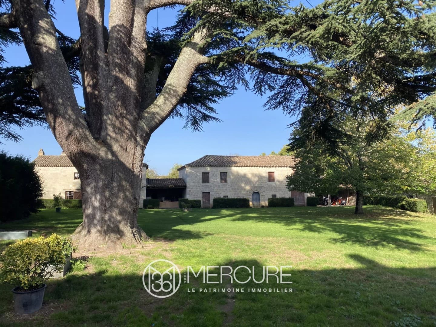 Historic Château With Panoramic Views And Extensive Outbuildings 3
