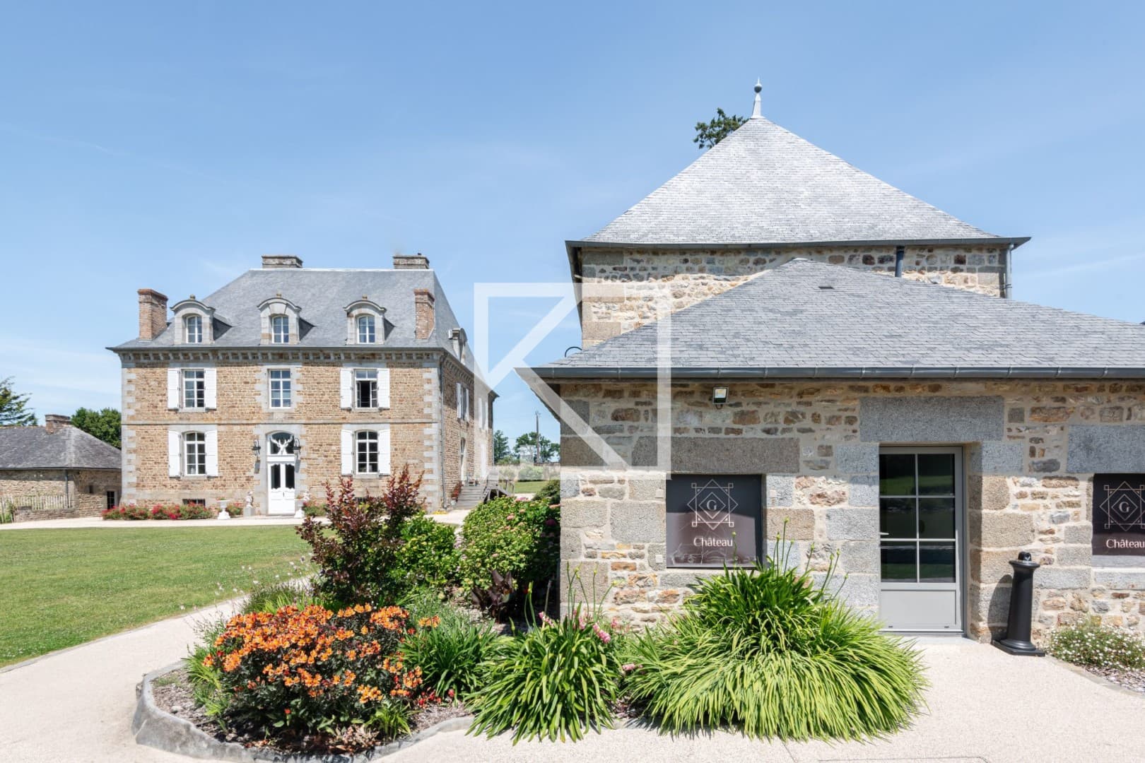 Château de la Giraudais 600 Sqm 45 Bedrooms 3