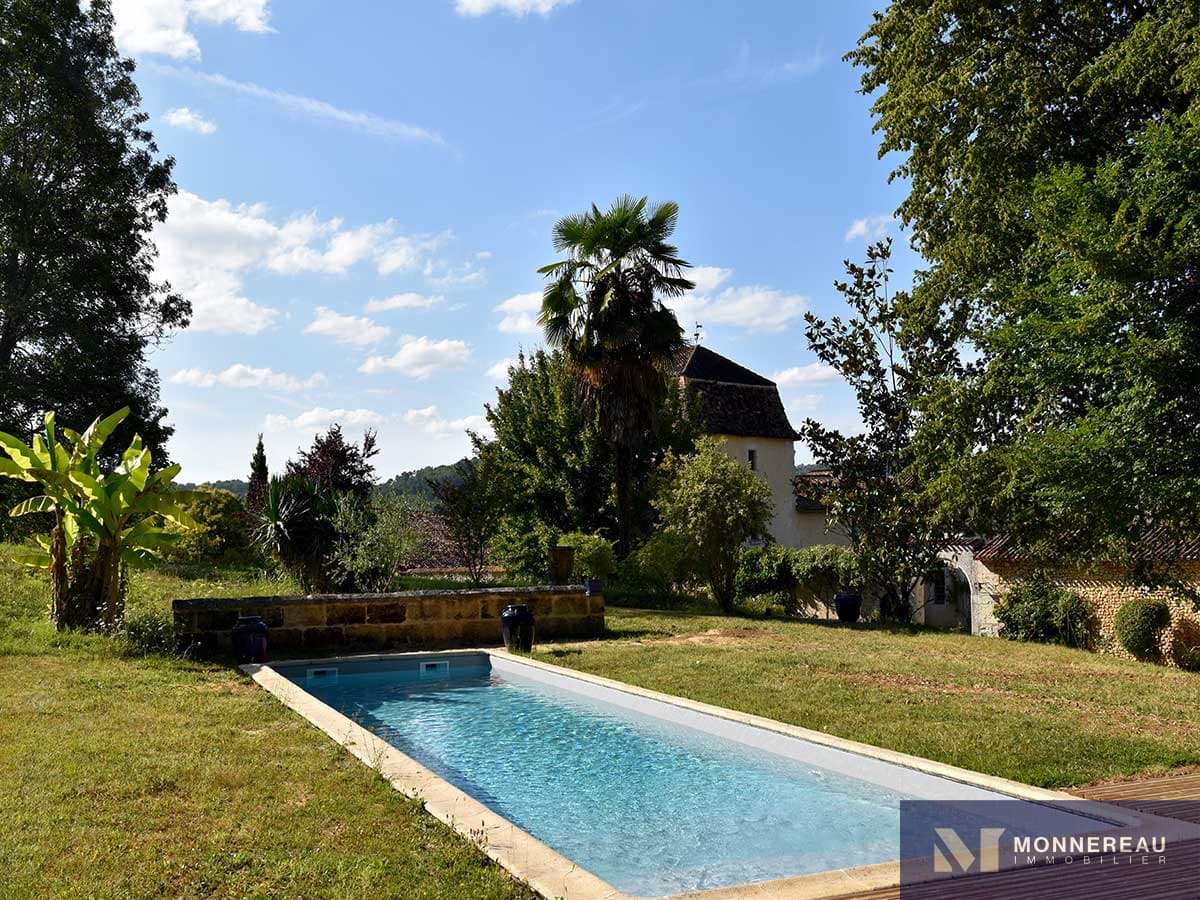 Elegant Castle with 10 Bedrooms and Swimming Pool 5