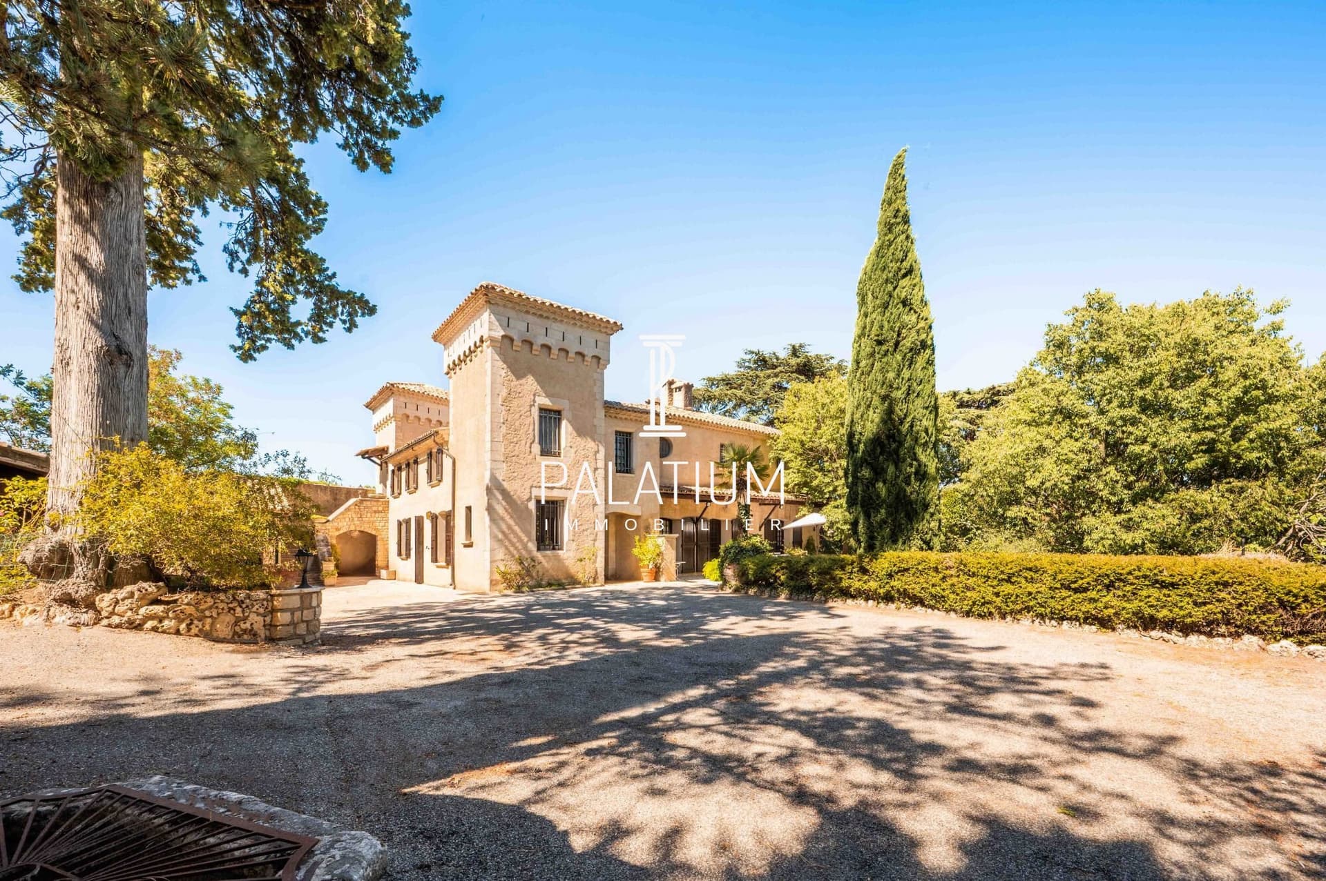 Elegant Château with Pool and Terraces in Manosque
