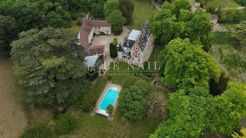 19th Century Château With Extensive Grounds And Outbuildings 3