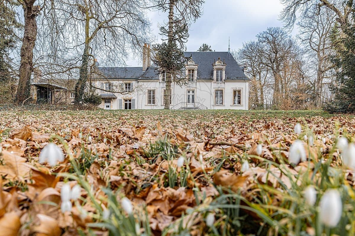 Historic Castle with 6 Bedrooms and 4 Bathrooms 2