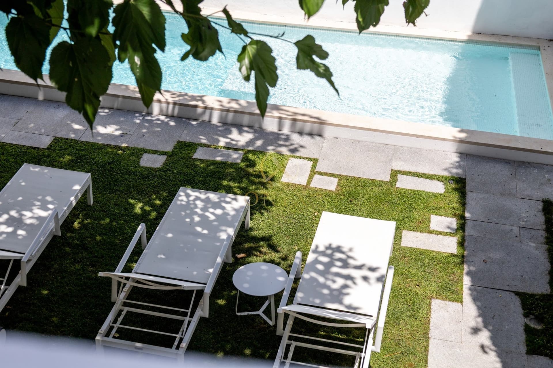 Elegant 18th Century Palace With Garden And Swimming Pool 3