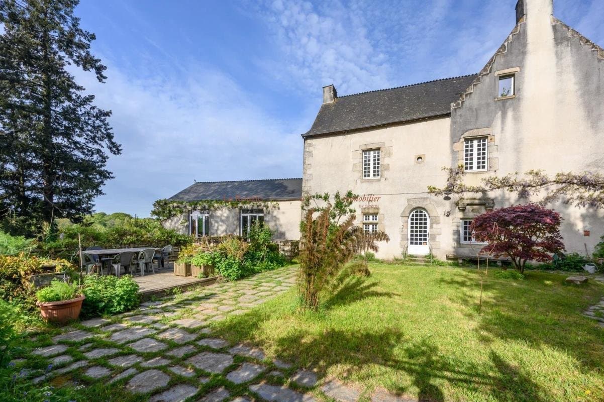 17th Century Manor With Panoramic Park View In Rochefort-En-Terre