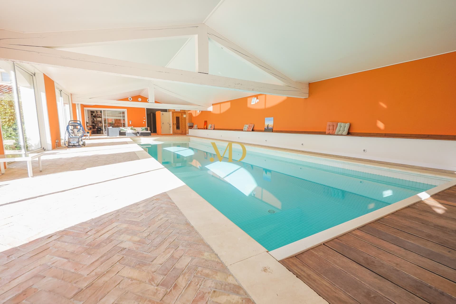Charming Provençal Estate With Heated Indoor Pool And Guesthouse 3