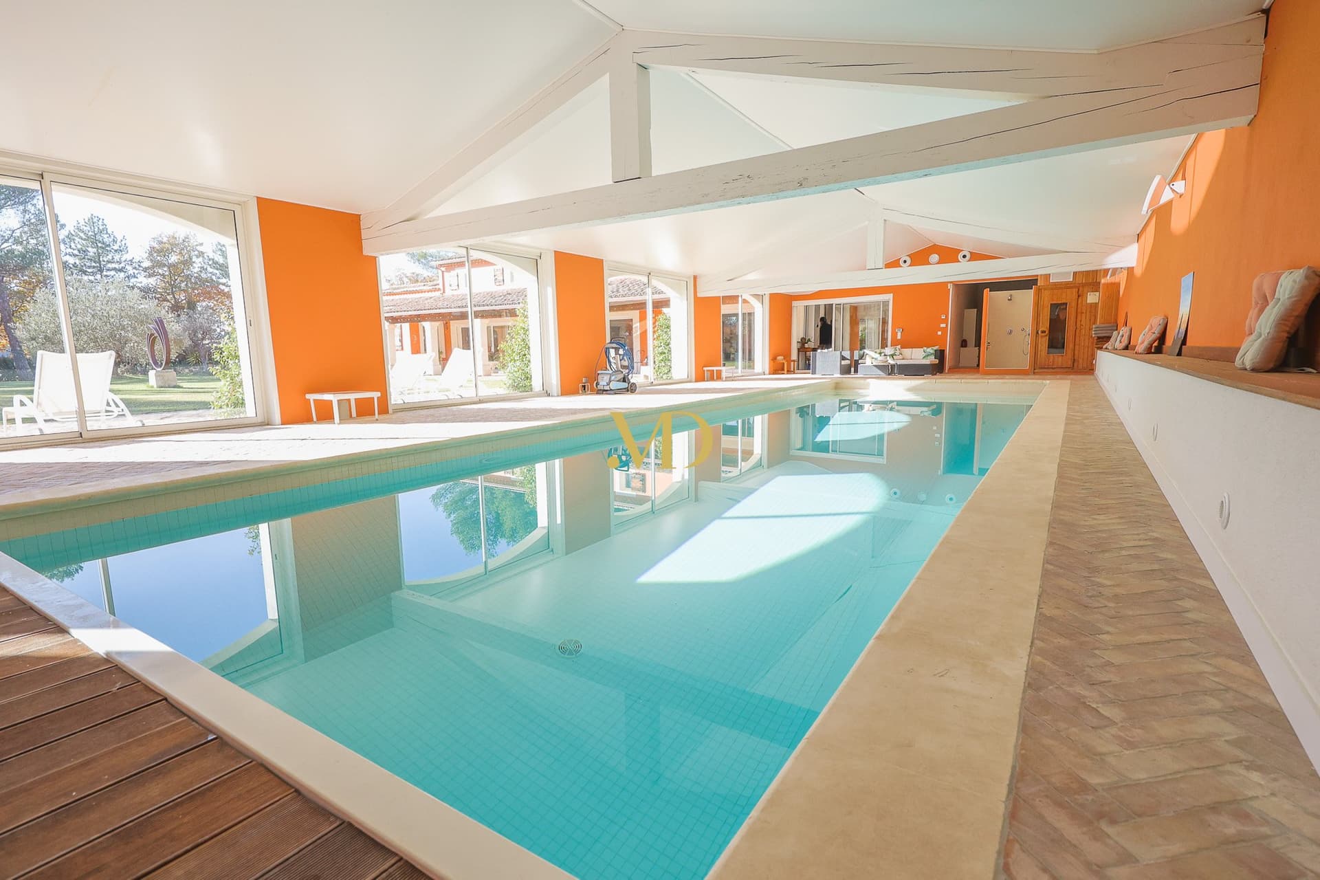 Charming Provençal Estate With Heated Indoor Pool And Guesthouse 5