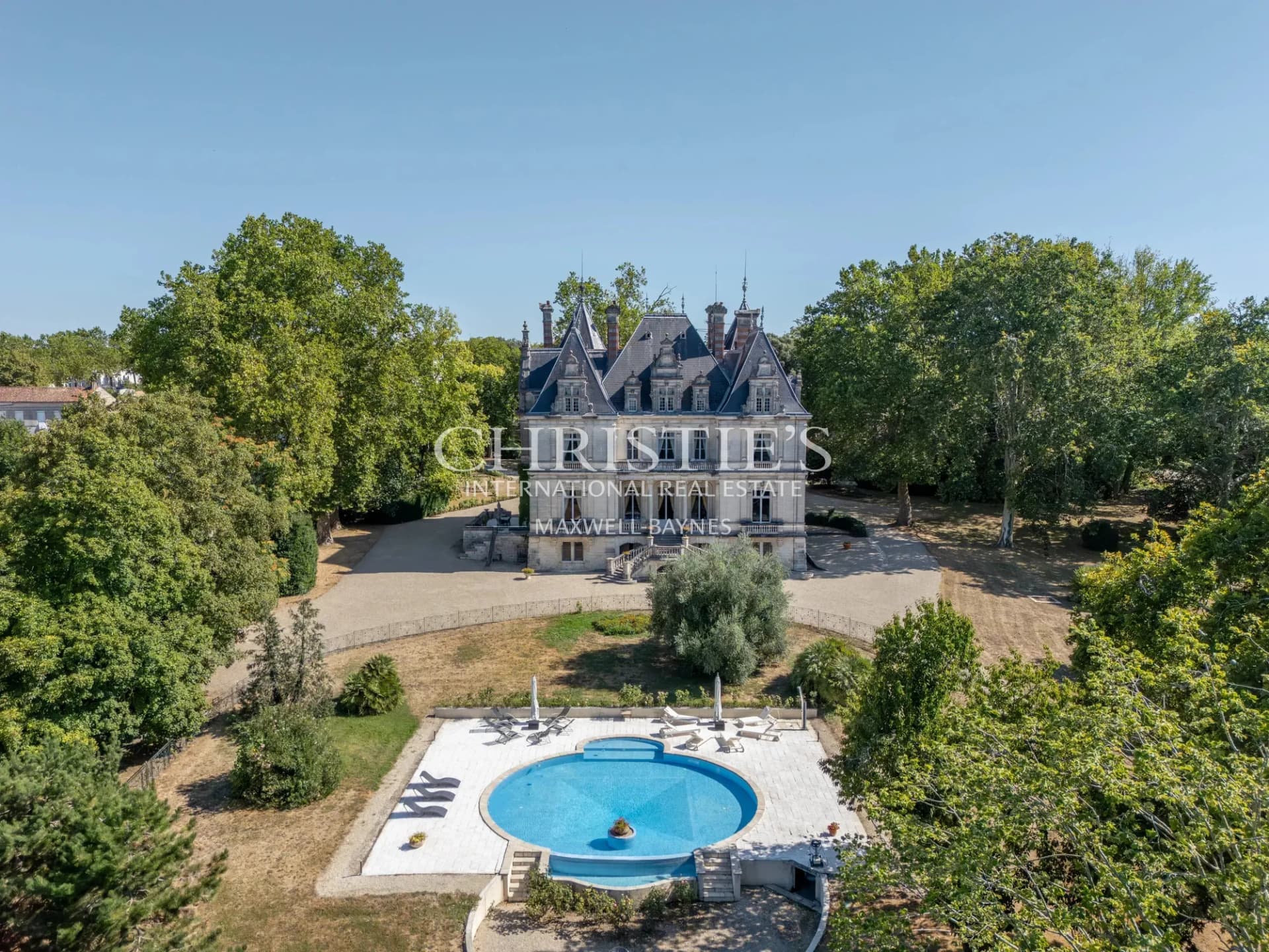 Magnificent 19th Century Château With Pool And Tennis Court 5